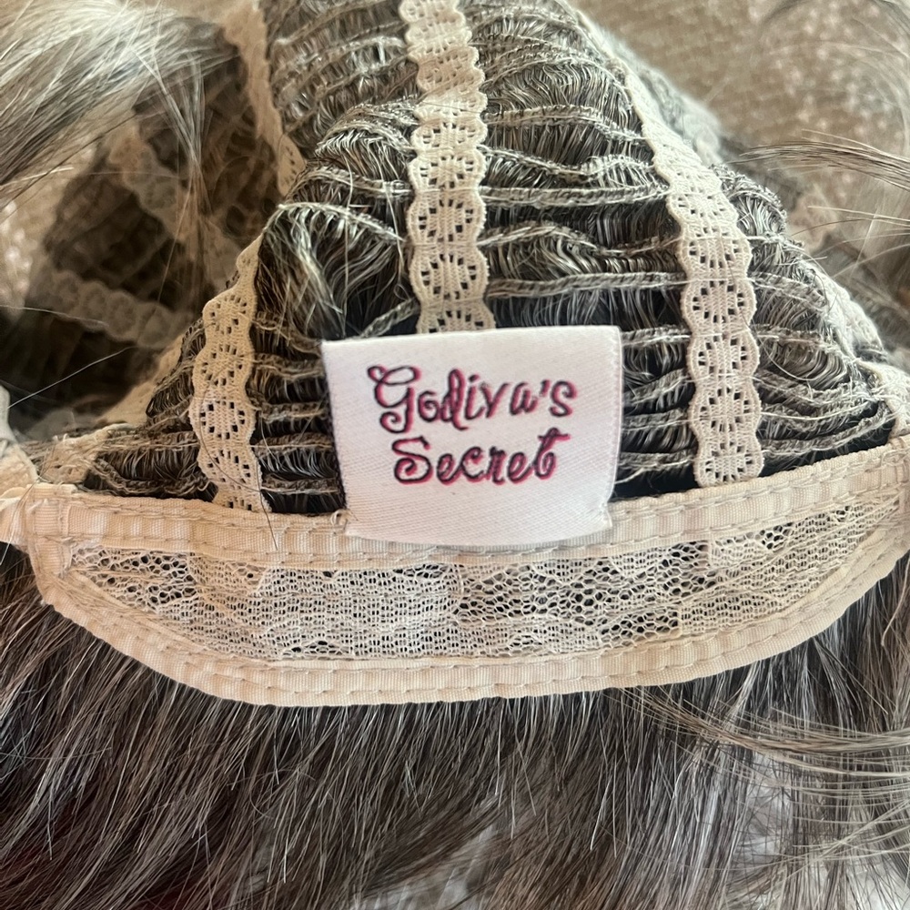 Freedom by Godiva’s Secrets adjustable Women's Wig / color MINX - Picture 9 of 14
